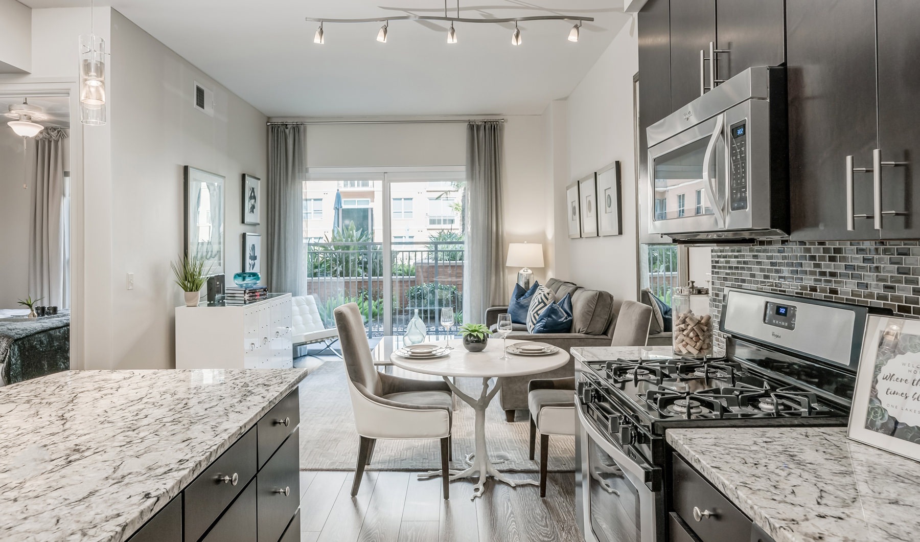 One Lakes Edge  Luxury Apartments in The Woodlands, Texas