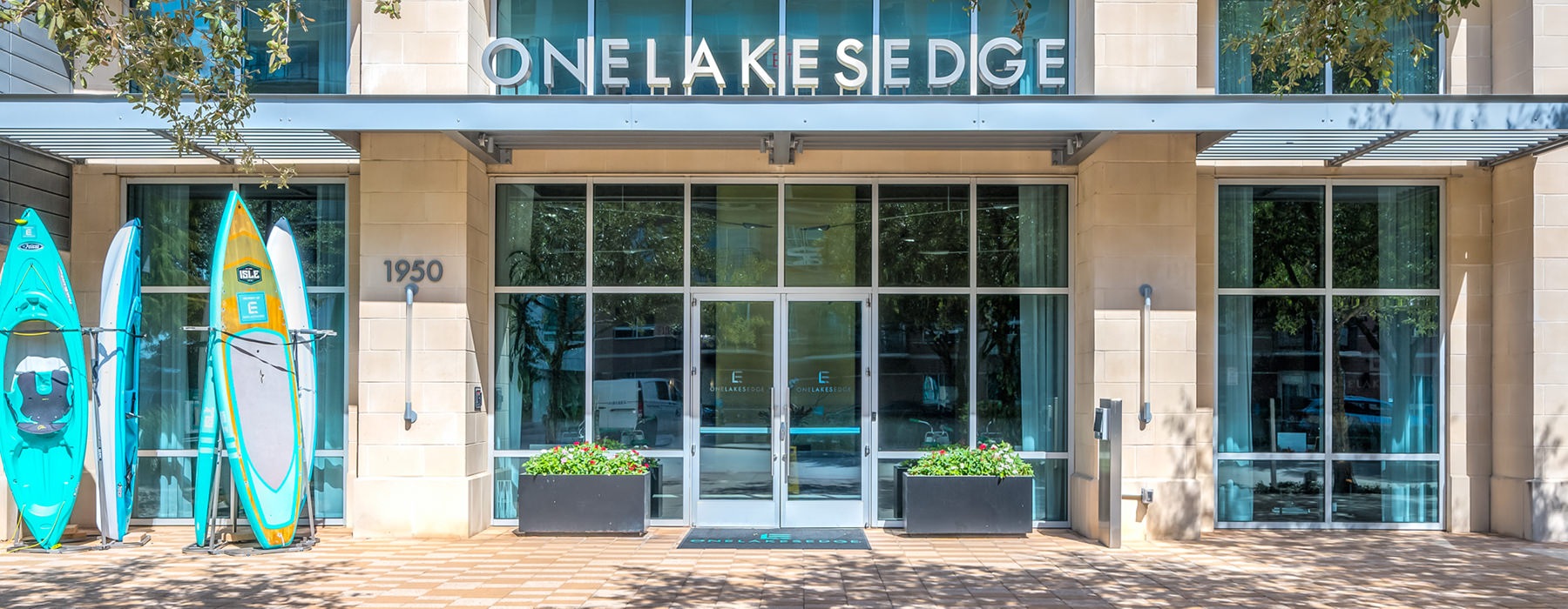 One Lakes Edge Leasing Office